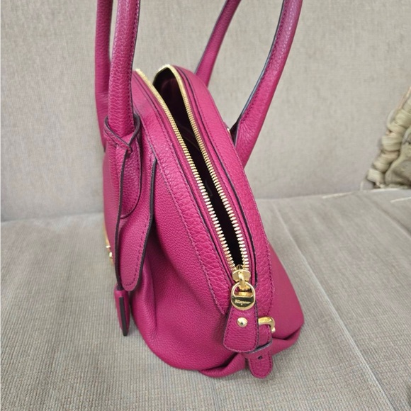 Handbags - Elegant Pink Leather Handbag